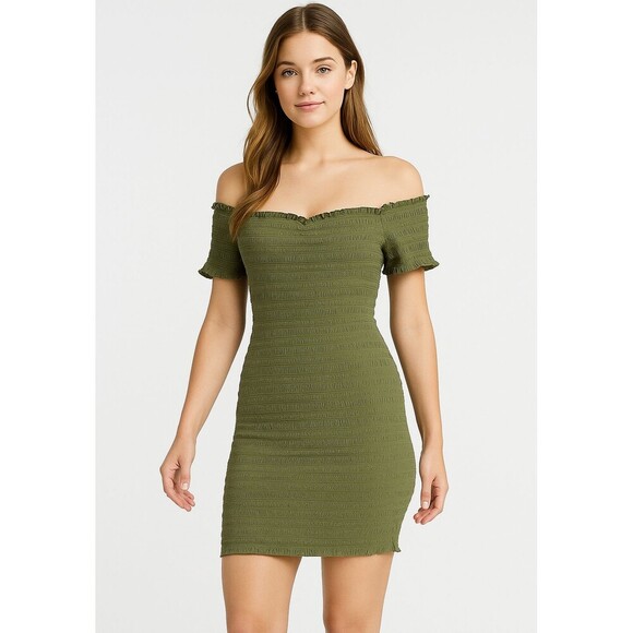 Gap Dresses & Skirts - NWT GAP Women’s Off-Shoulder Smocked Stretch Cotton Blend Mini Dress Green Sz L